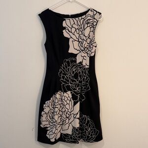 Vince Camuto Black and White Floral Mini Dress boat neck size 6